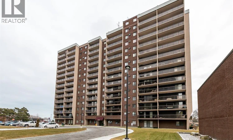 E422-9099 Riverside Drive East