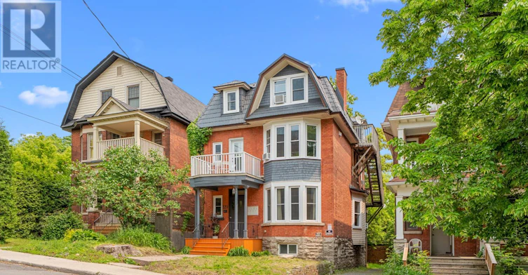 3-339 Chapel Street, Ottawa, ON, K1N 7Z5