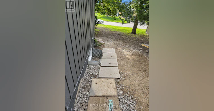 A-428 Hatfield Crescent, Ottawa, ON, K1E 1M8 - 2