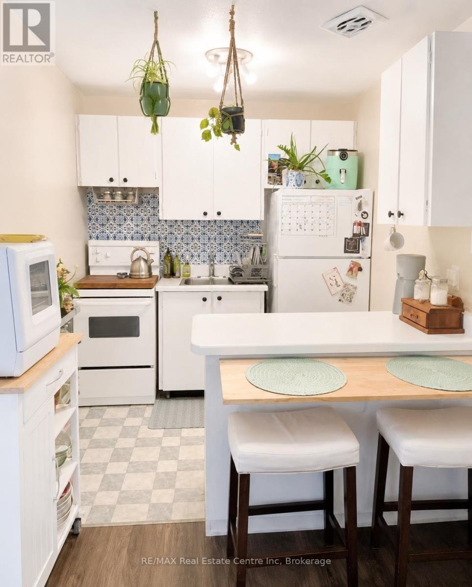 102-57 Conroy Crescent, Guelph, ON, N1G 2V5 - 10