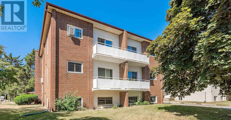 102-57 Conroy Crescent, Guelph, ON, N1G 2V5 - 2