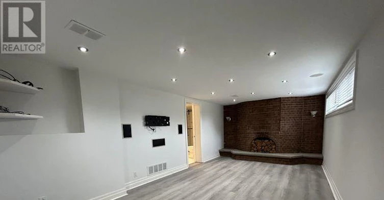 BSMT-223 Warden Wilson Avenue, Whitby, ON, L1N 5L2 - 3