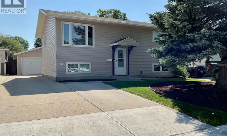 118 Salemka Crescent