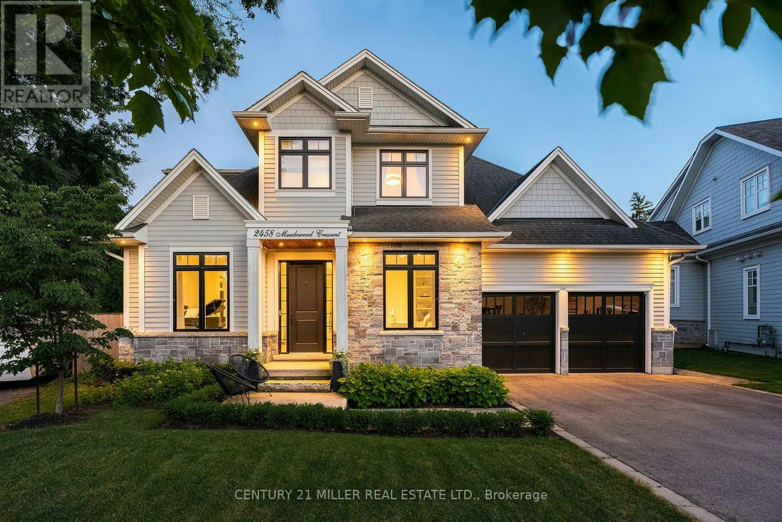 2458 Meadowood Crescent, Oakville, ON, L6L 1V6