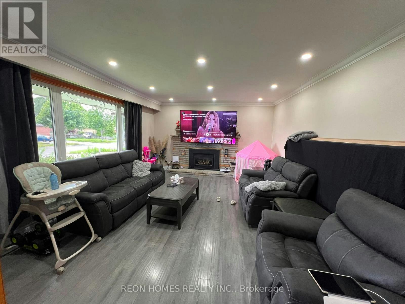 317 Farewell Street, Oshawa, ON, L1H 6L8 - 3