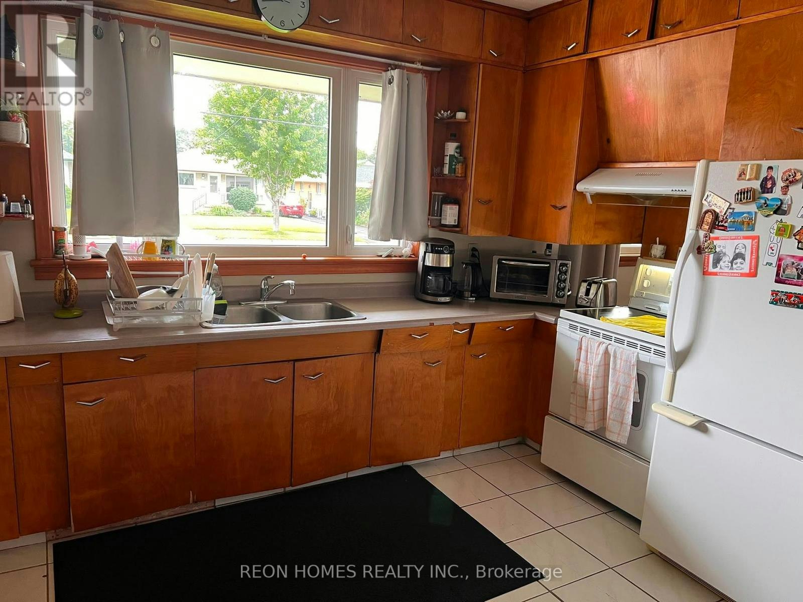 317 Farewell Street, Oshawa, ON, L1H 6L8 - 4