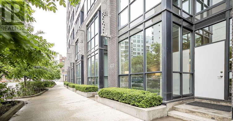 2BD BED-418 Lake Shore Boulevard W, Toronto, ON, M5V 2V9
