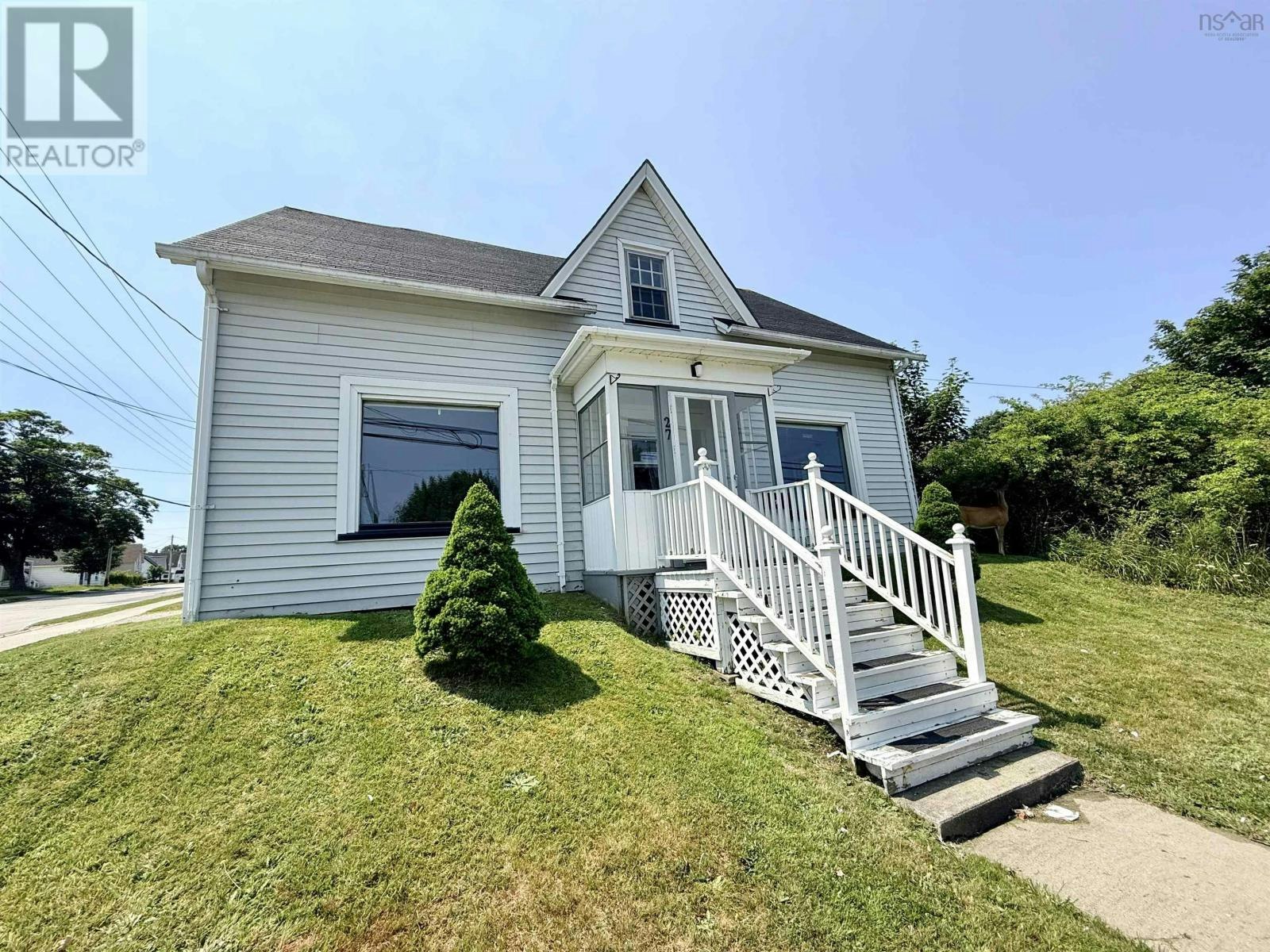 27 Starrs Road, Yarmouth, NS, B5A 2S9