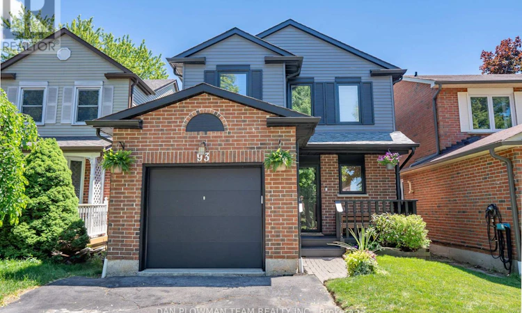 93 Kirby Crescent
