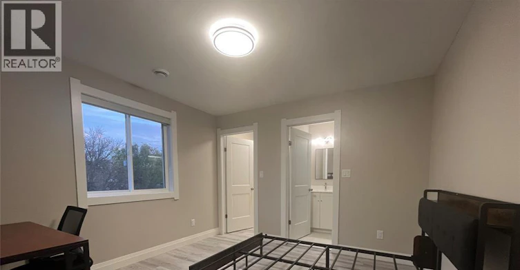 Front-Room 1-5-917 Mckay Avenue, Windsor, ON, N9B 2A4 - 22