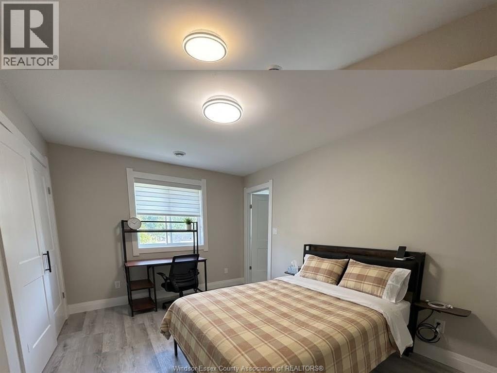 Front-Room 1-5-917 Mckay Avenue, Windsor, ON, N9B 2A4 - 10