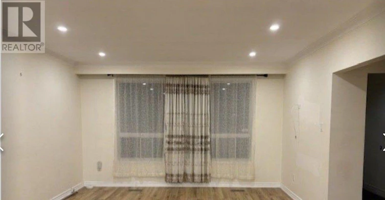 70 Hunt ( Main Floor Avenue, Richmond Hill, ON, L4C 4G9 - 5
