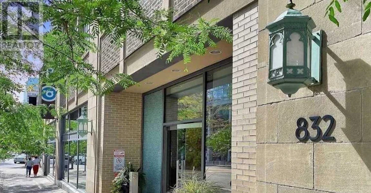 2004-832 Bay Street, Toronto, ON, M5S 1Z6 - 8