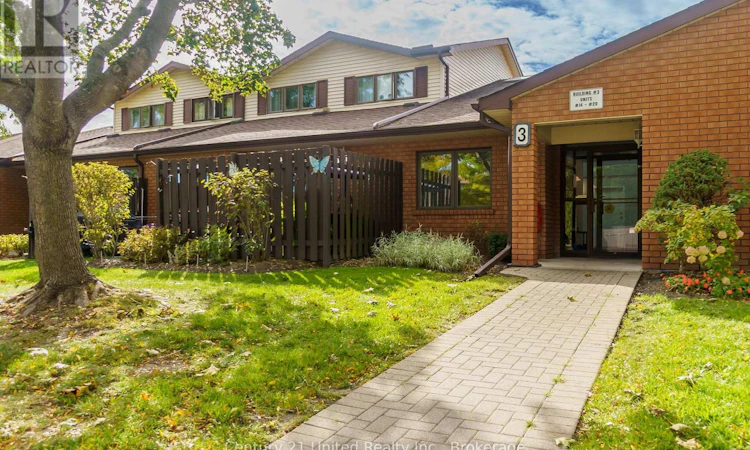 15-36 Champlain Crescent