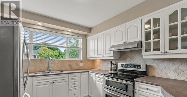 701 Cole Avenue, Ottawa, ON, K2A 2B8 - 5