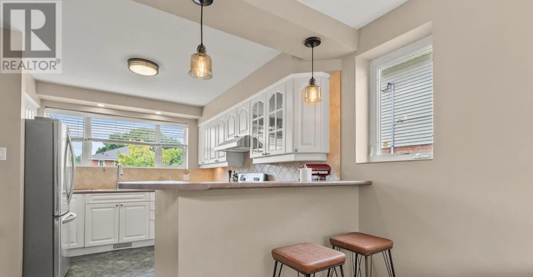 701 Cole Avenue, Ottawa, ON, K2A 2B8 - 8