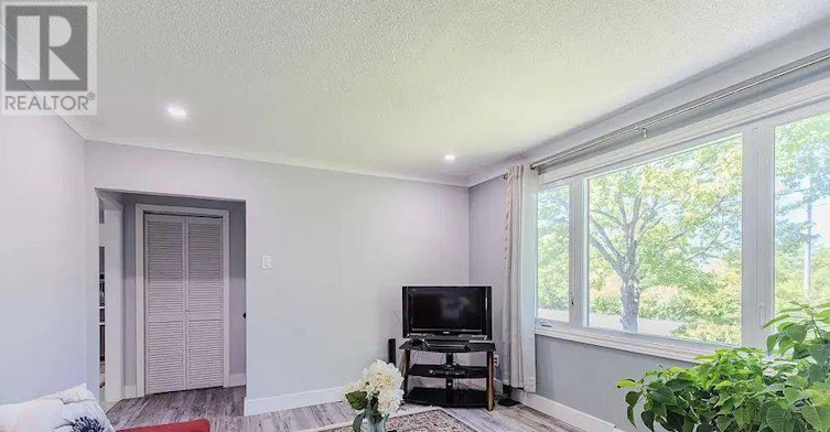 35 Tauvette Street, Ottawa, ON, K1B 3A1 - 9