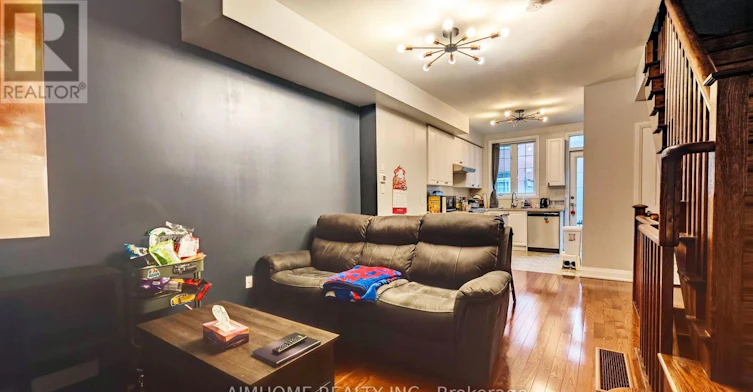 40 Raffeix Lane, Toronto, ON, M5A 0G5 - 6