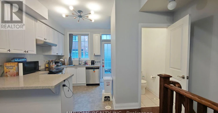 40 Raffeix Lane, Toronto, ON, M5A 0G5 - 30