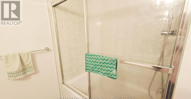 40 Raffeix Lane, Toronto, ON, M5A 0G5 - 9