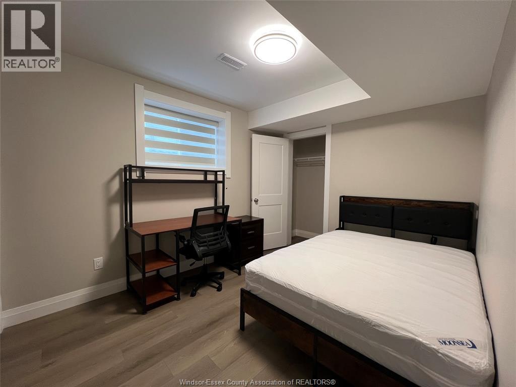 Back Room 1-5-917 Mckay Avenue, Windsor, ON, N9B 2A4 - 9