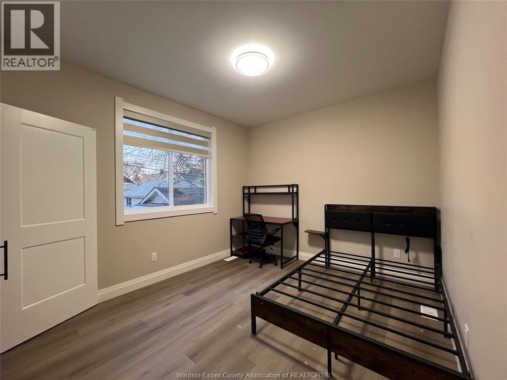 Back Room 1-5-917 Mckay Avenue, Windsor, ON, N9B 2A4 - 19