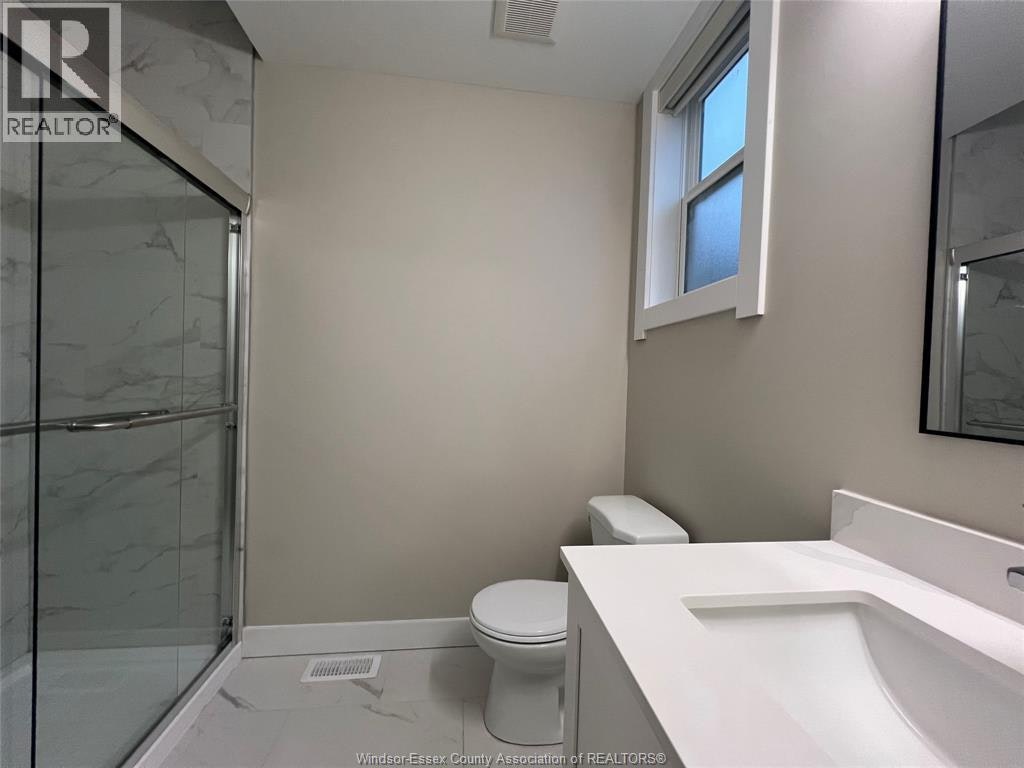 Back Room 1-5-917 Mckay Avenue, Windsor, ON, N9B 2A4 - 22