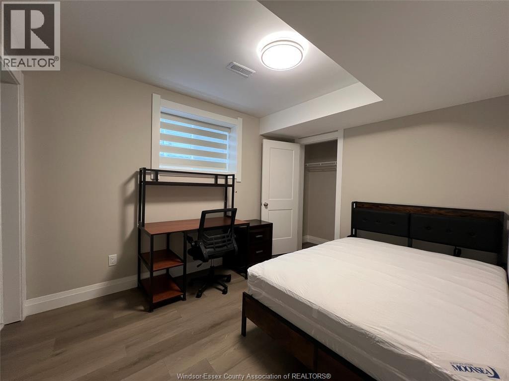 Back Room 1-5-917 Mckay Avenue, Windsor, ON, N9B 2A4 - 10