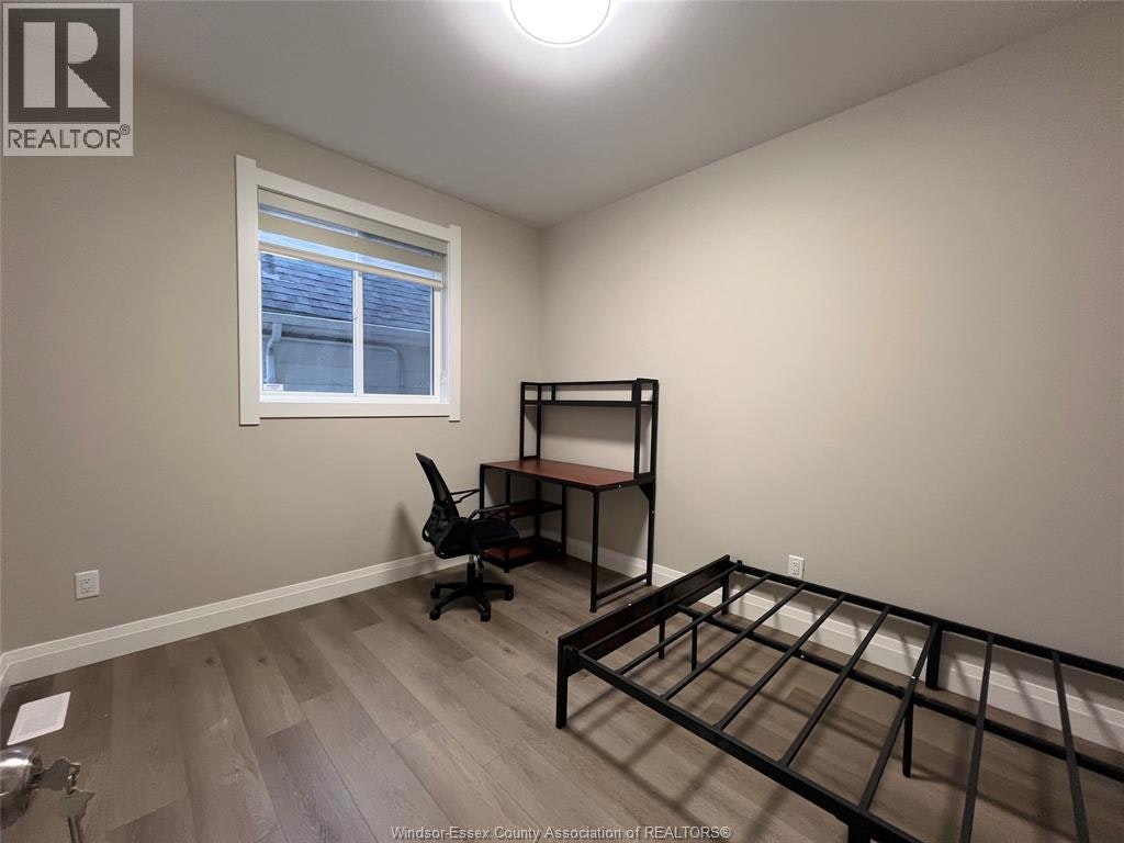 Back Room 1-5-917 Mckay Avenue, Windsor, ON, N9B 2A4 - 20