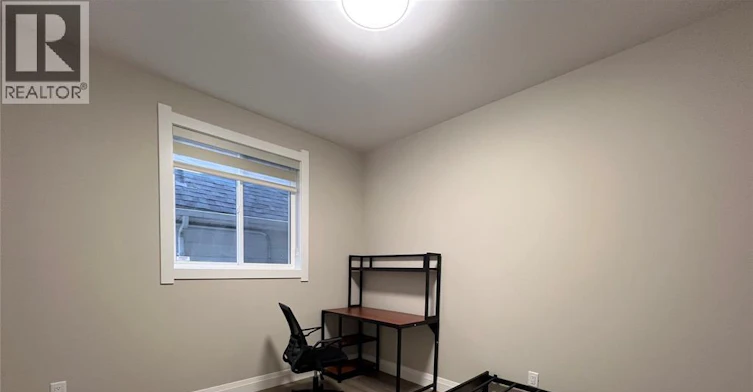 Back Room 1-5-917 Mckay Avenue, Windsor, ON, N9B 2A4 - 20