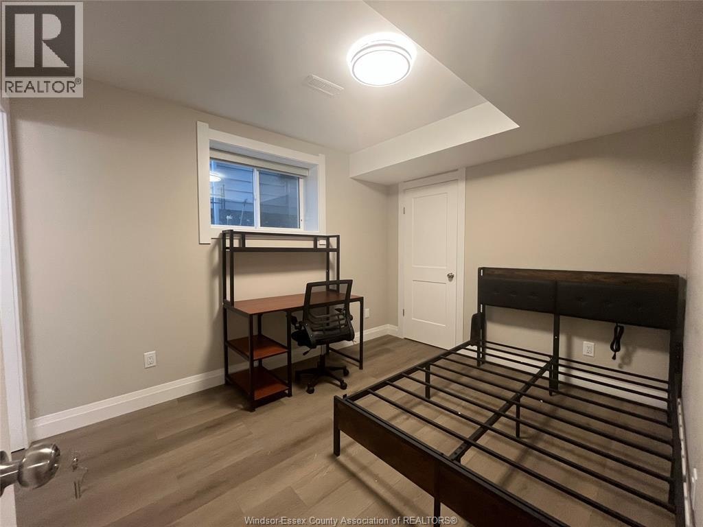 Back Room 1-5-917 Mckay Avenue, Windsor, ON, N9B 2A4 - 11