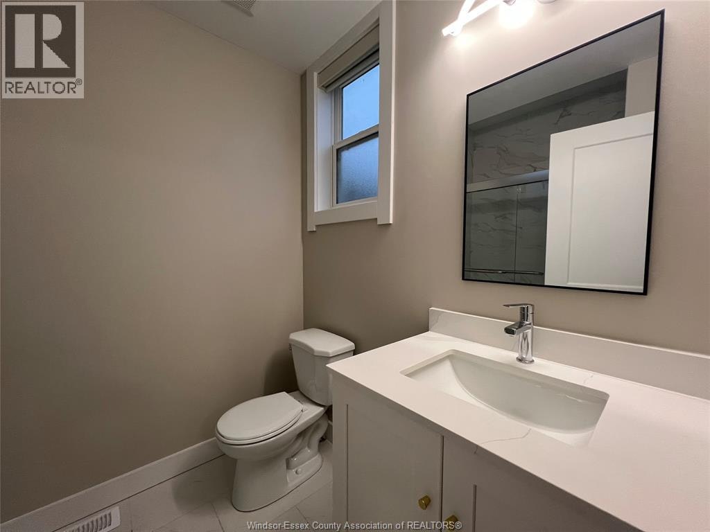 Back Room 1-5-917 Mckay Avenue, Windsor, ON, N9B 2A4 - 21