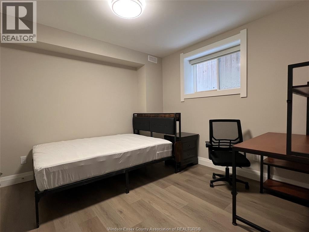 Back Room 1-5-917 Mckay Avenue, Windsor, ON, N9B 2A4 - 8