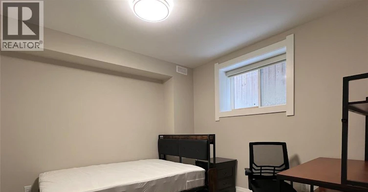 Back Room 1-5-917 Mckay Avenue, Windsor, ON, N9B 2A4 - 8