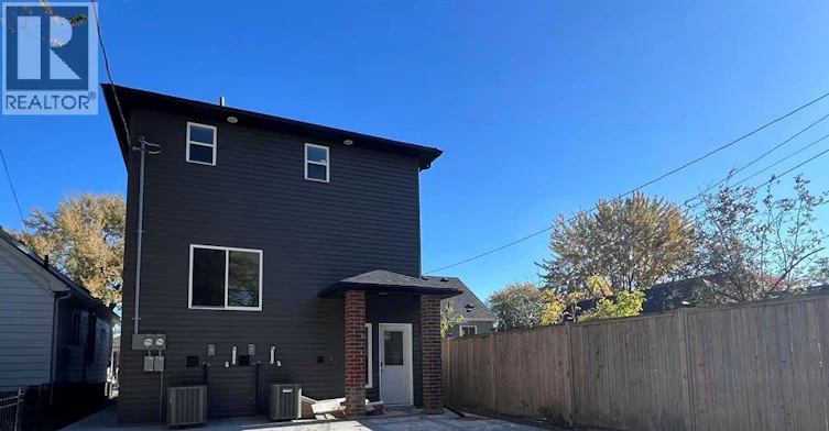 Back Room 1-5-917 Mckay Avenue, Windsor, ON, N9B 2A4