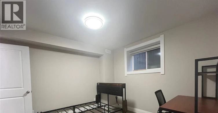 Back Room 1-5-917 Mckay Avenue, Windsor, ON, N9B 2A4 - 17