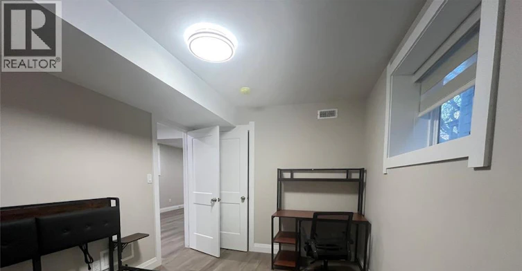 Back Room 1-5-917 Mckay Avenue, Windsor, ON, N9B 2A4 - 14