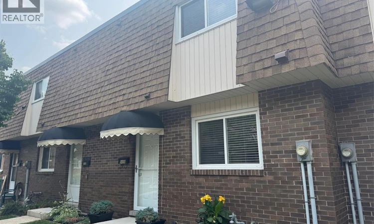 5458 Lassaline Avenue