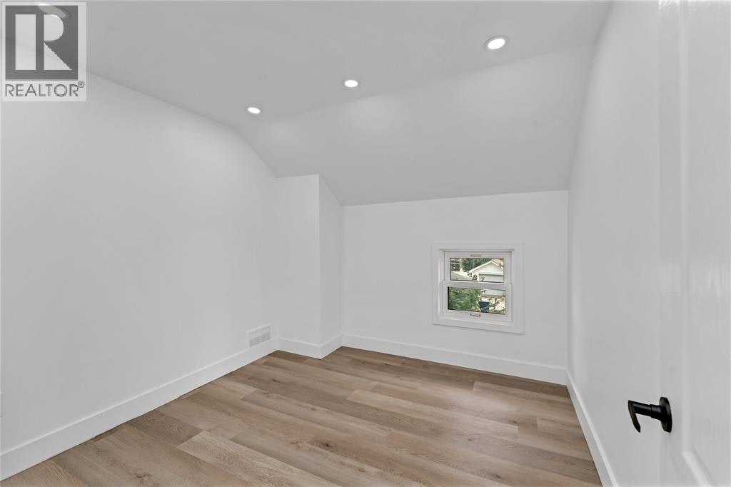 1245 Giles Boulevard East, Windsor, ON, N9A 4G7 - 16