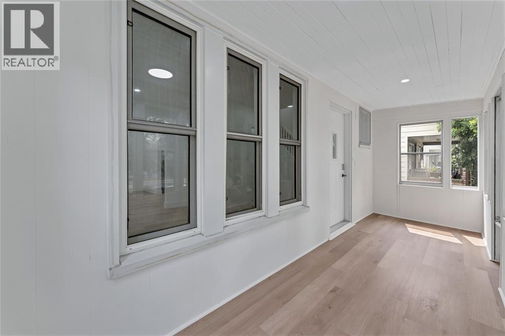 1245 Giles Boulevard East, Windsor, ON, N9A 4G7 - 4