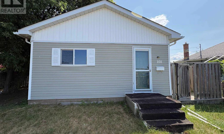 808 Portage Avenue
