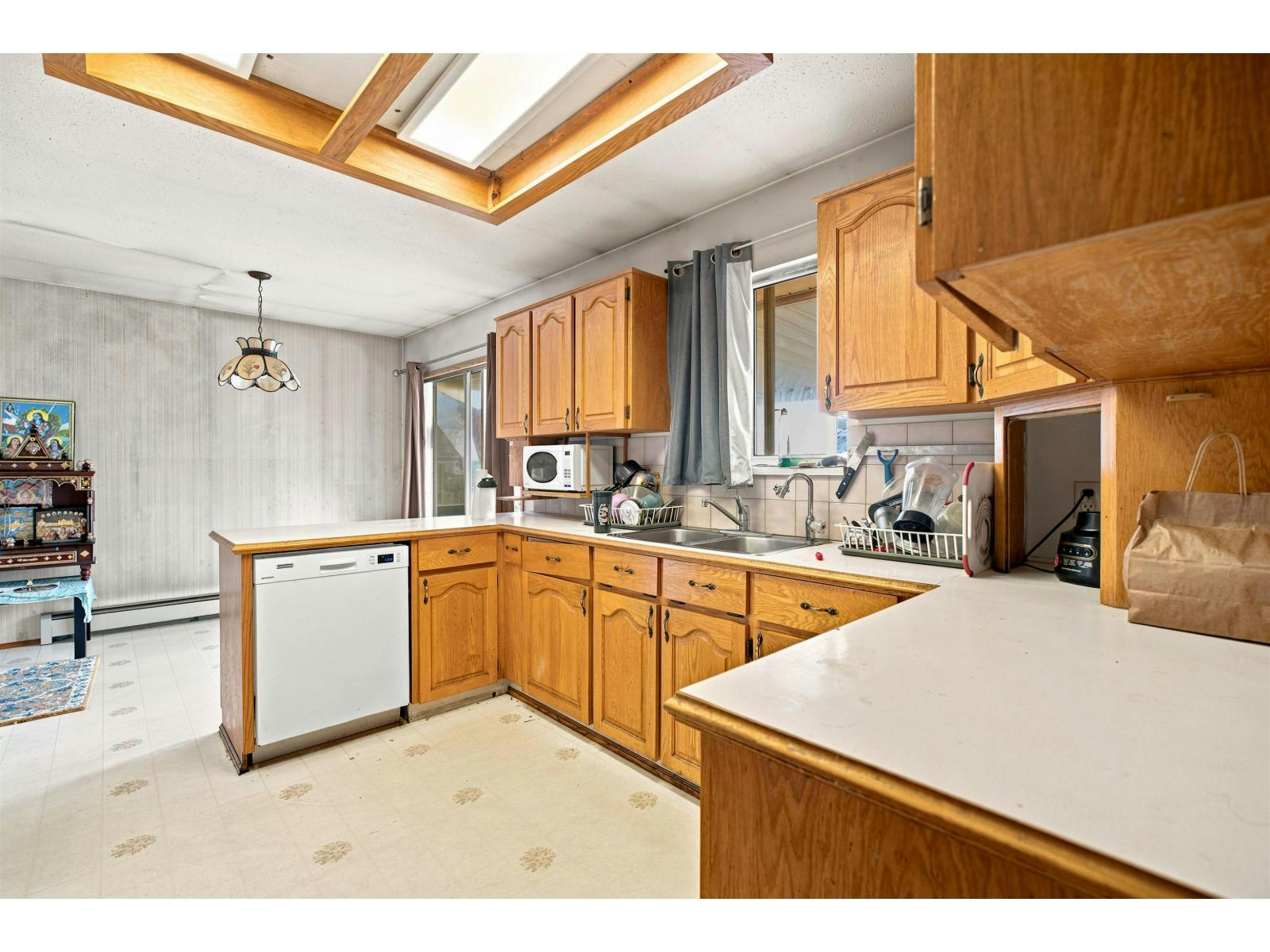 12191 101a Avenue, Surrey, BC, V3V 2Z9 - 7