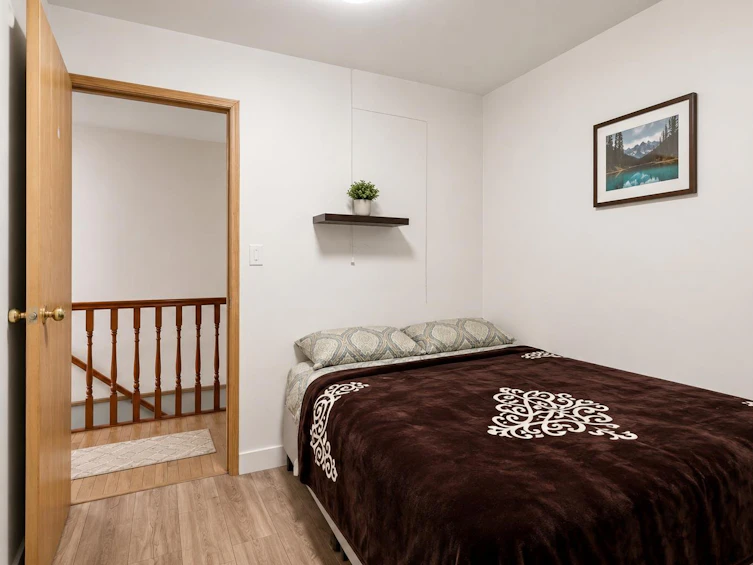 12191 101a Avenue, Surrey, BC, V3V 2Z9 - 11