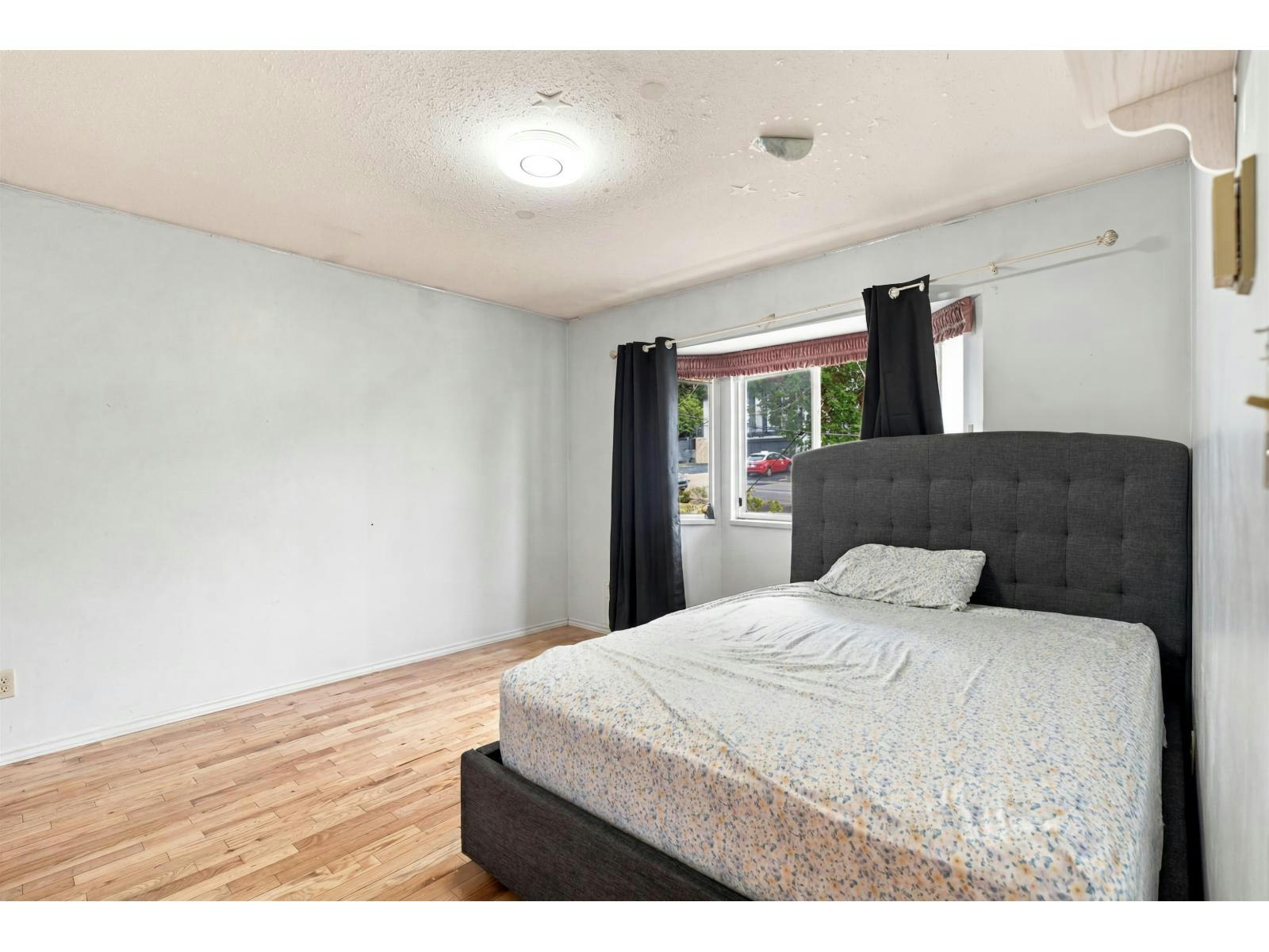 12191 101a Avenue, Surrey, BC, V3V 2Z9 - 14