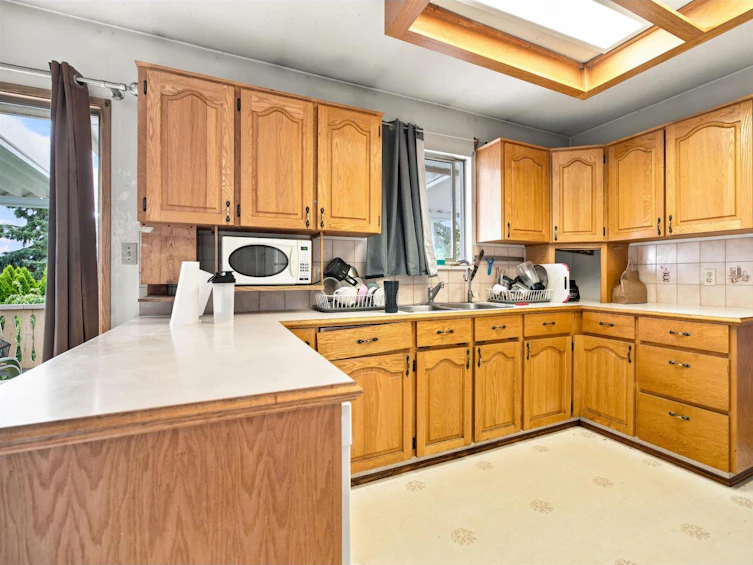 12191 101a Avenue, Surrey, BC, V3V 2Z9 - 5