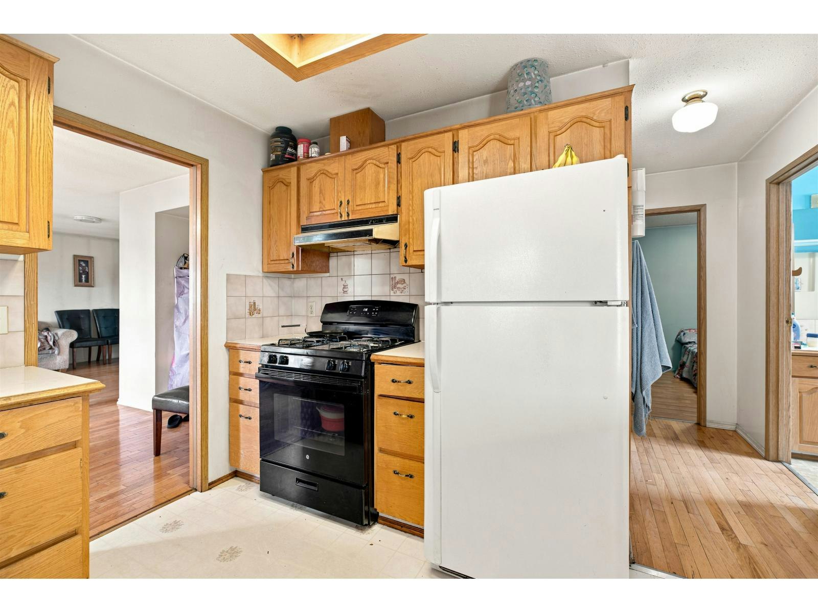 12191 101a Avenue, Surrey, BC, V3V 2Z9 - 6