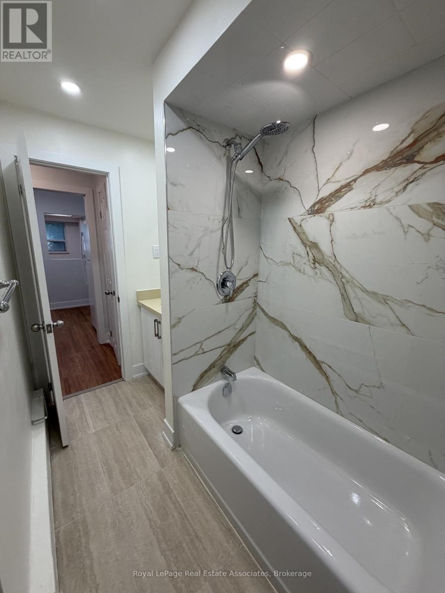 1-3877 Bathurst Street, Toronto, ON, M3H 3N4 - 7