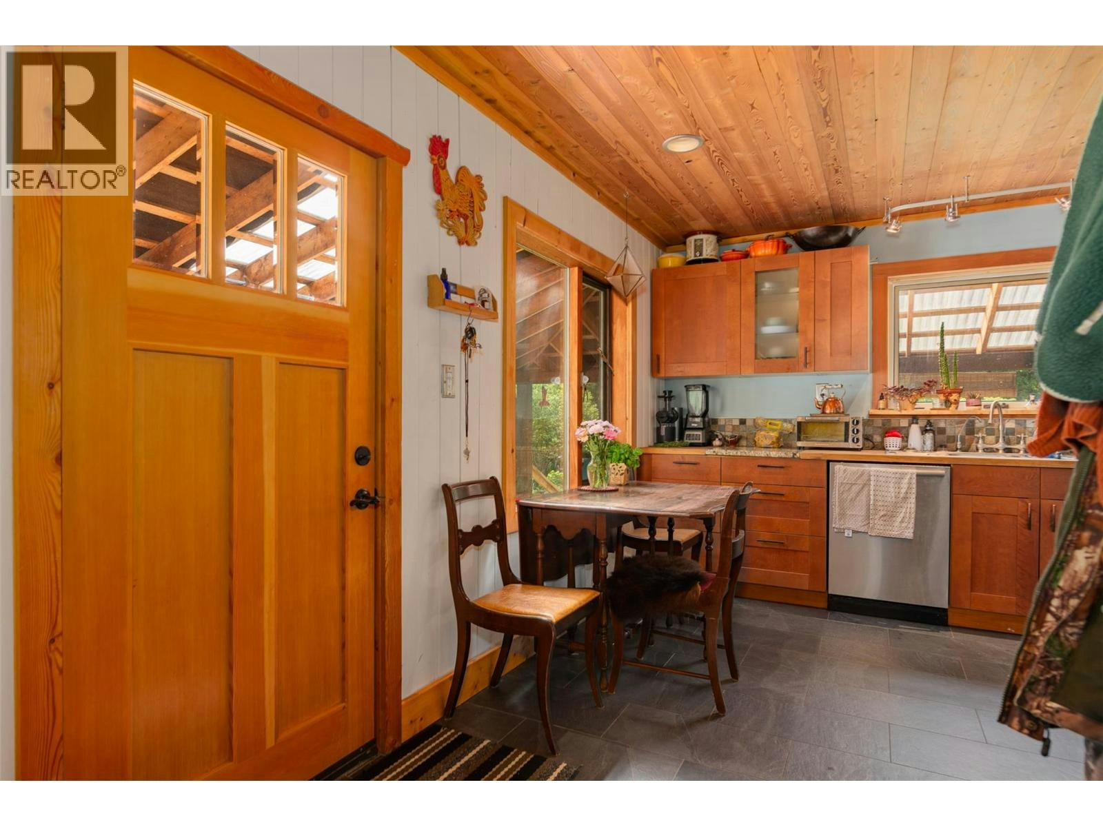7010 Perrys Cemetery Road, Winlaw, BC, V0G 2J0 - 15