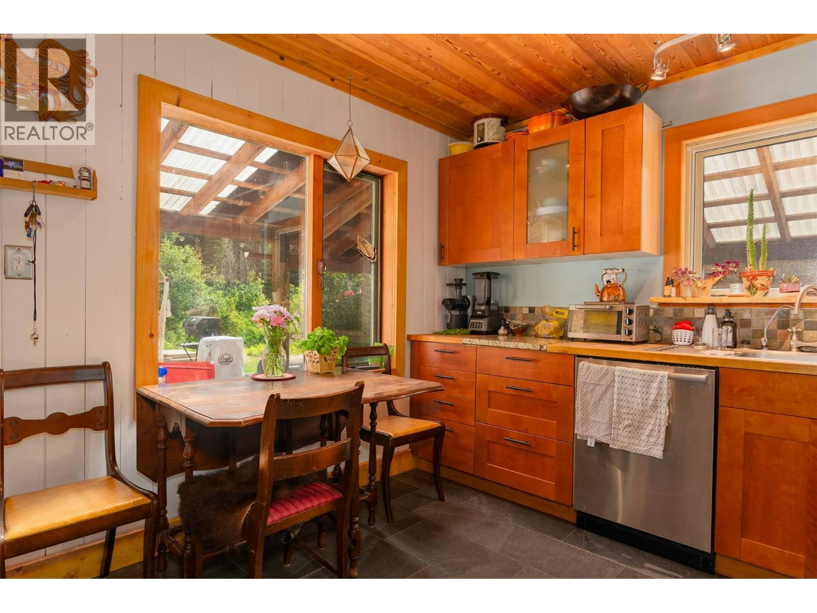 7010 Perrys Cemetery Road, Winlaw, BC, V0G 2J0 - 16