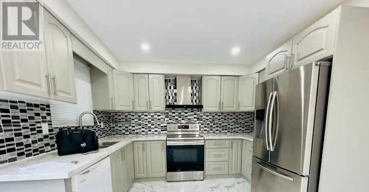24 Sullivan Drive, Ajax, ON, L1T 3L3 - 15
